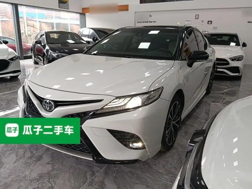 Toyota Camry 2019 Revised Version 2.0S Fēngshàng Edition — миниатюра 1