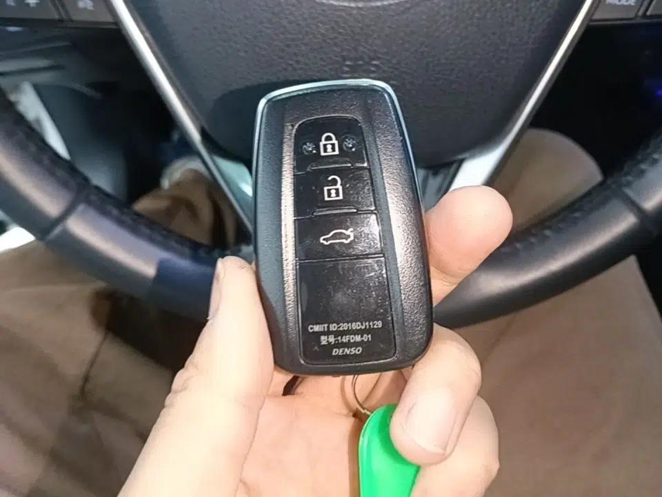 Toyota Camry 2019 Revised Version 2.0S Fēngshàng Edition — миниатюра 12
