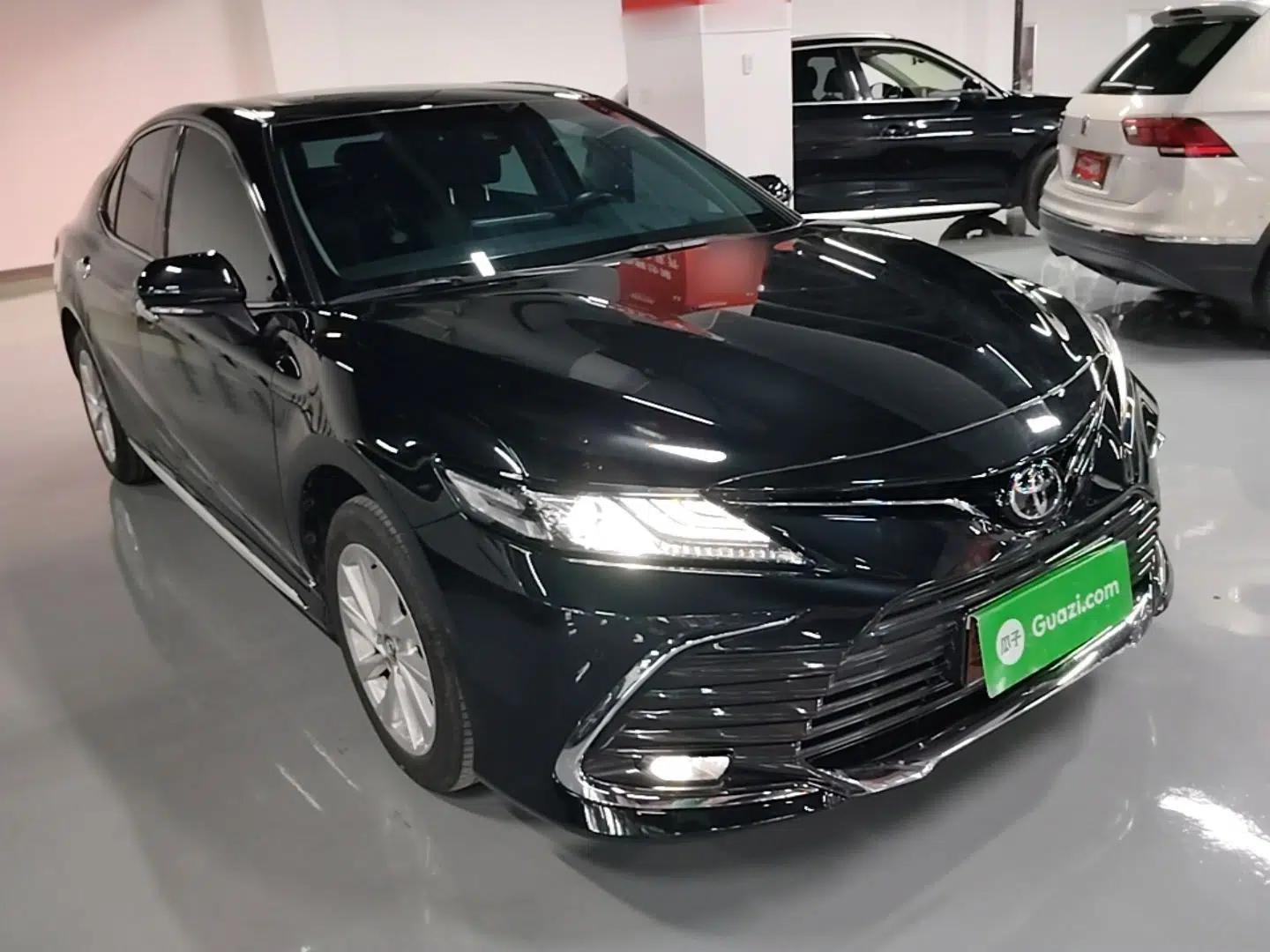 Toyota Camry 2023 2.0G Luxury Edition — миниатюра 3