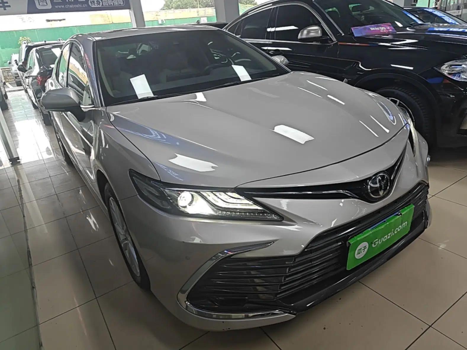 Toyota Camry 2021 2.0G Luxury Edition — миниатюра 3
