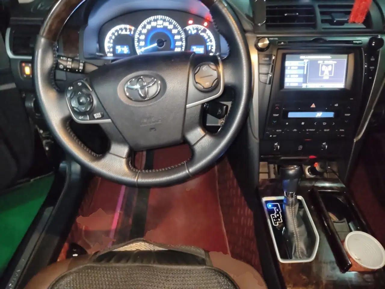 Toyota Camry 2016 2.0G 10th Anniversary Luxury Edition — миниатюра 11