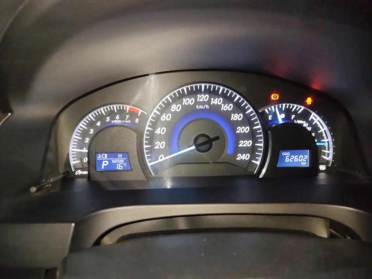 Toyota Camry 2016 2.0G 10th Anniversary Luxury Edition — миниатюра 12