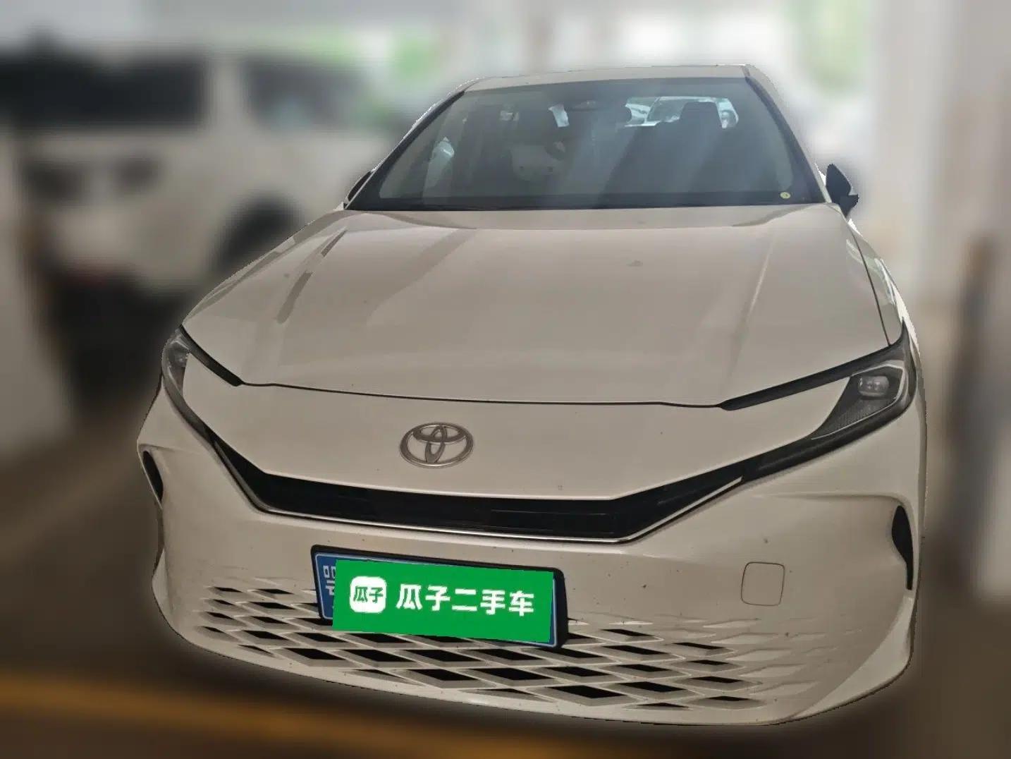 Toyota Camry 2024 2.0E Elite Edition — миниатюра 2