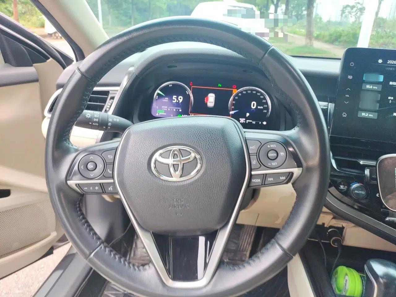 Toyota Camry 2023 Dual-Motor 2.5HG Luxury Edition — миниатюра 11
