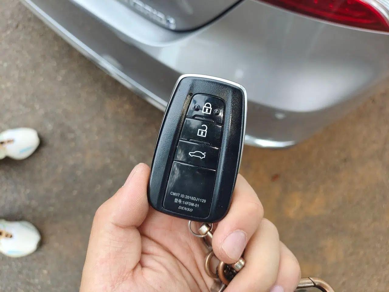 Toyota Camry 2023 Dual-Motor 2.5HG Luxury Edition — миниатюра 9