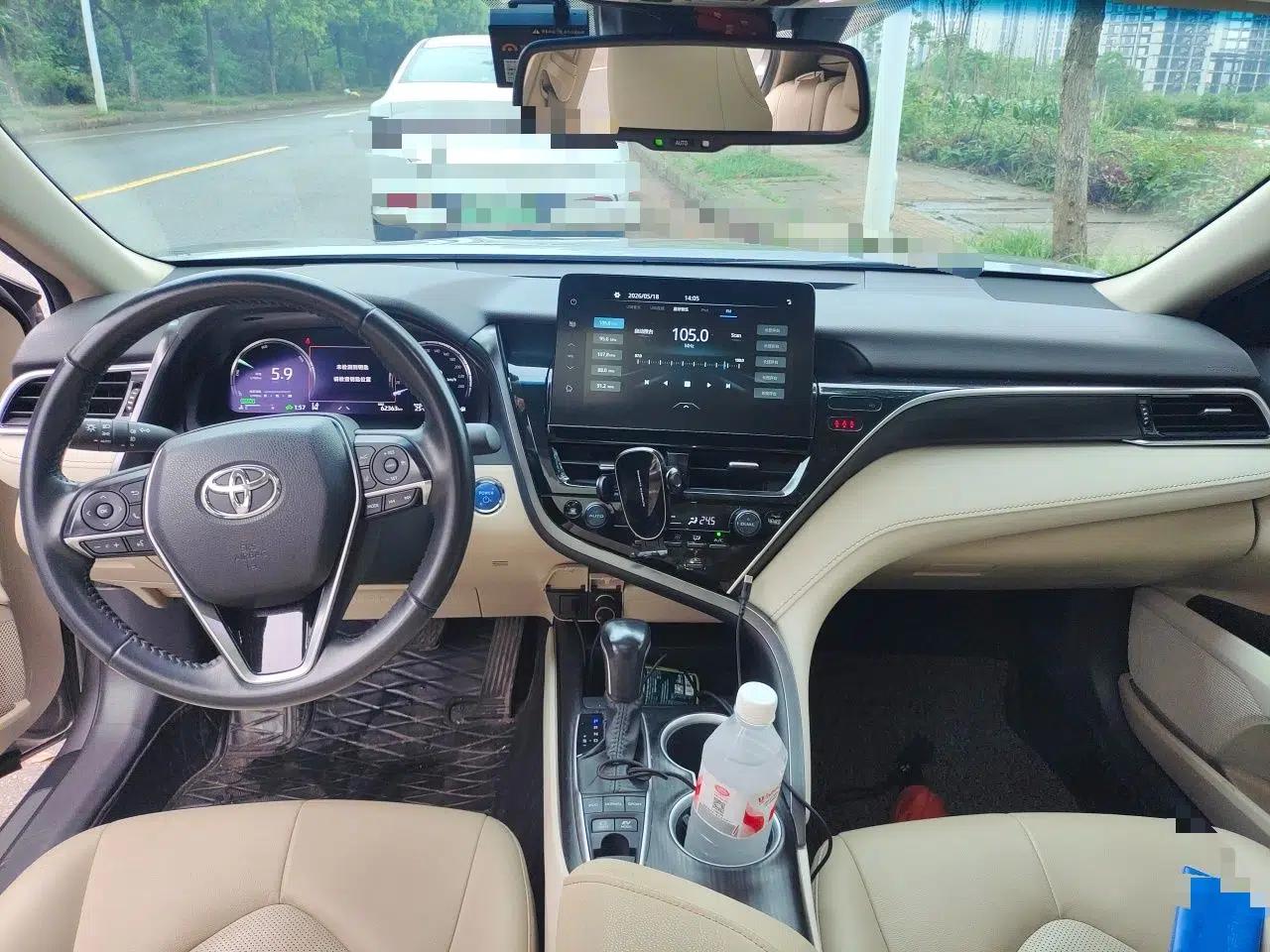 Toyota Camry 2023 Dual-Motor 2.5HG Luxury Edition — миниатюра 10
