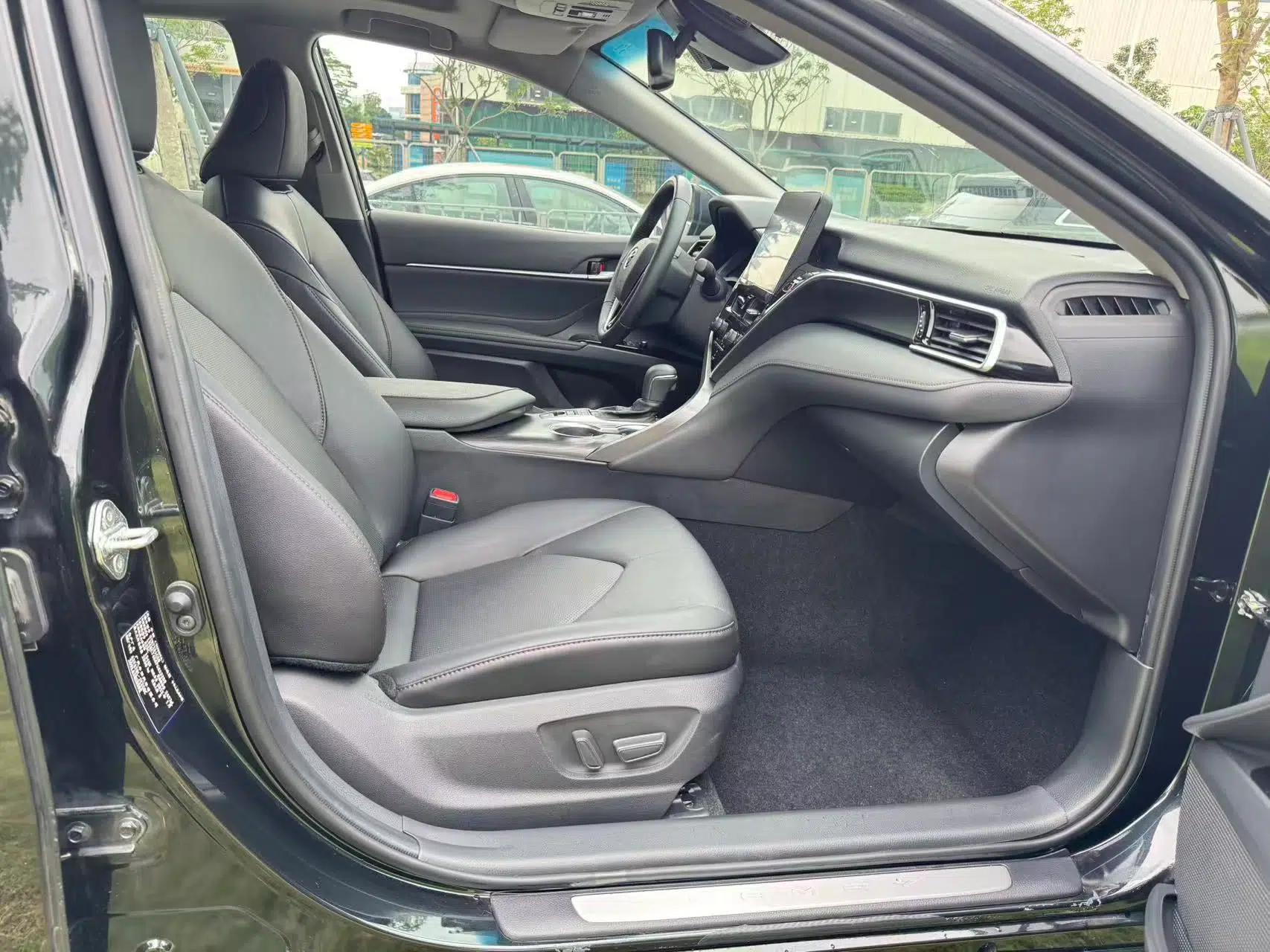 Toyota Camry 2021 2.5G Luxury Edition — миниатюра 12