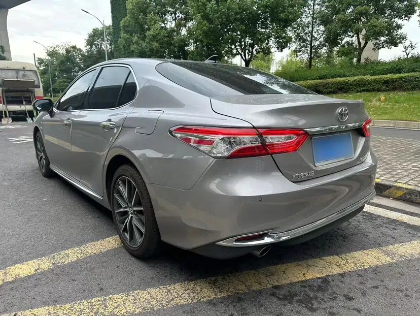 Toyota Camry 2023 2.5G Luxury Edition — миниатюра 3
