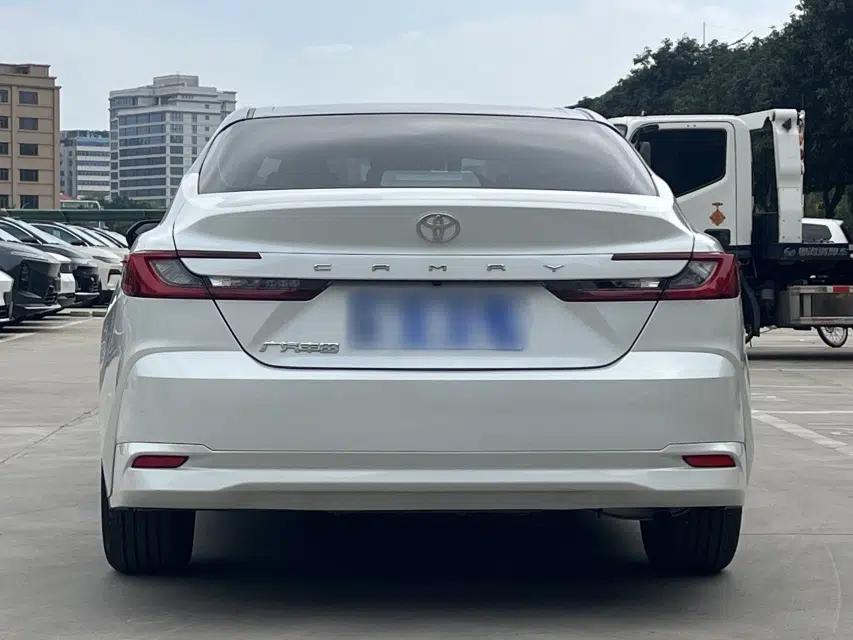 Toyota Camry 2024 2.0 GVP Luxury Edition — миниатюра 2