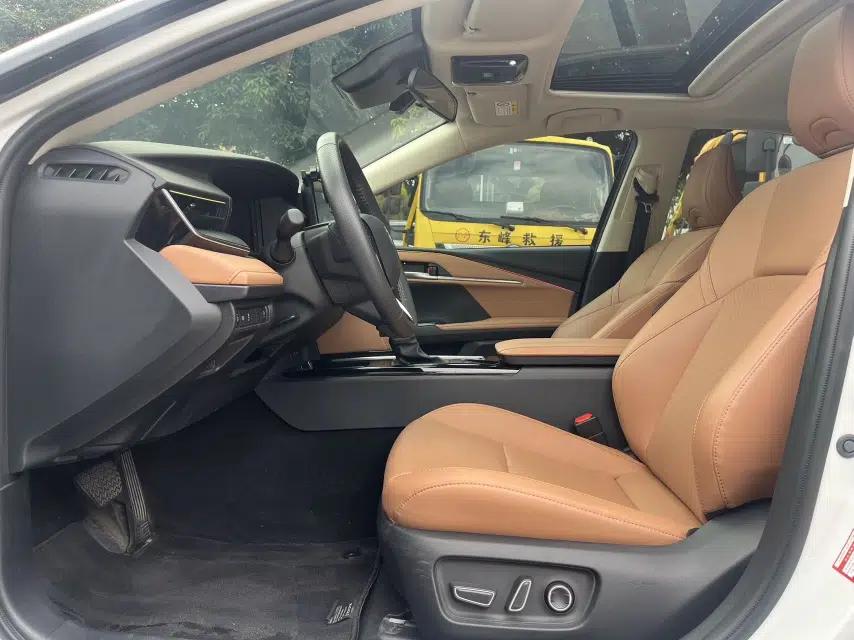 Toyota Camry 2024 2.0 GVP Luxury Edition — миниатюра 19