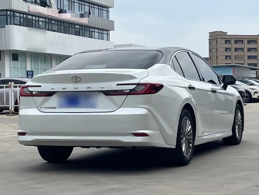 Toyota Camry 2024 2.0 GVP Luxury Edition — миниатюра 3