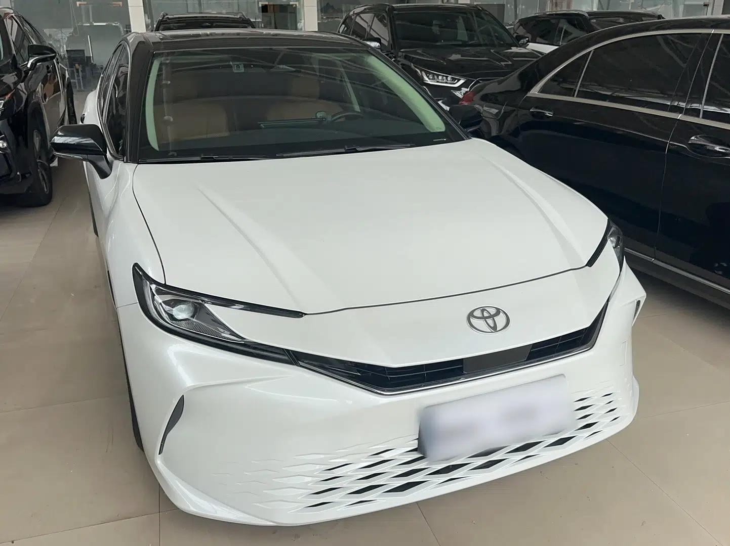 Toyota Camry 2024 2.0 GVP Luxury Edition — миниатюра 6