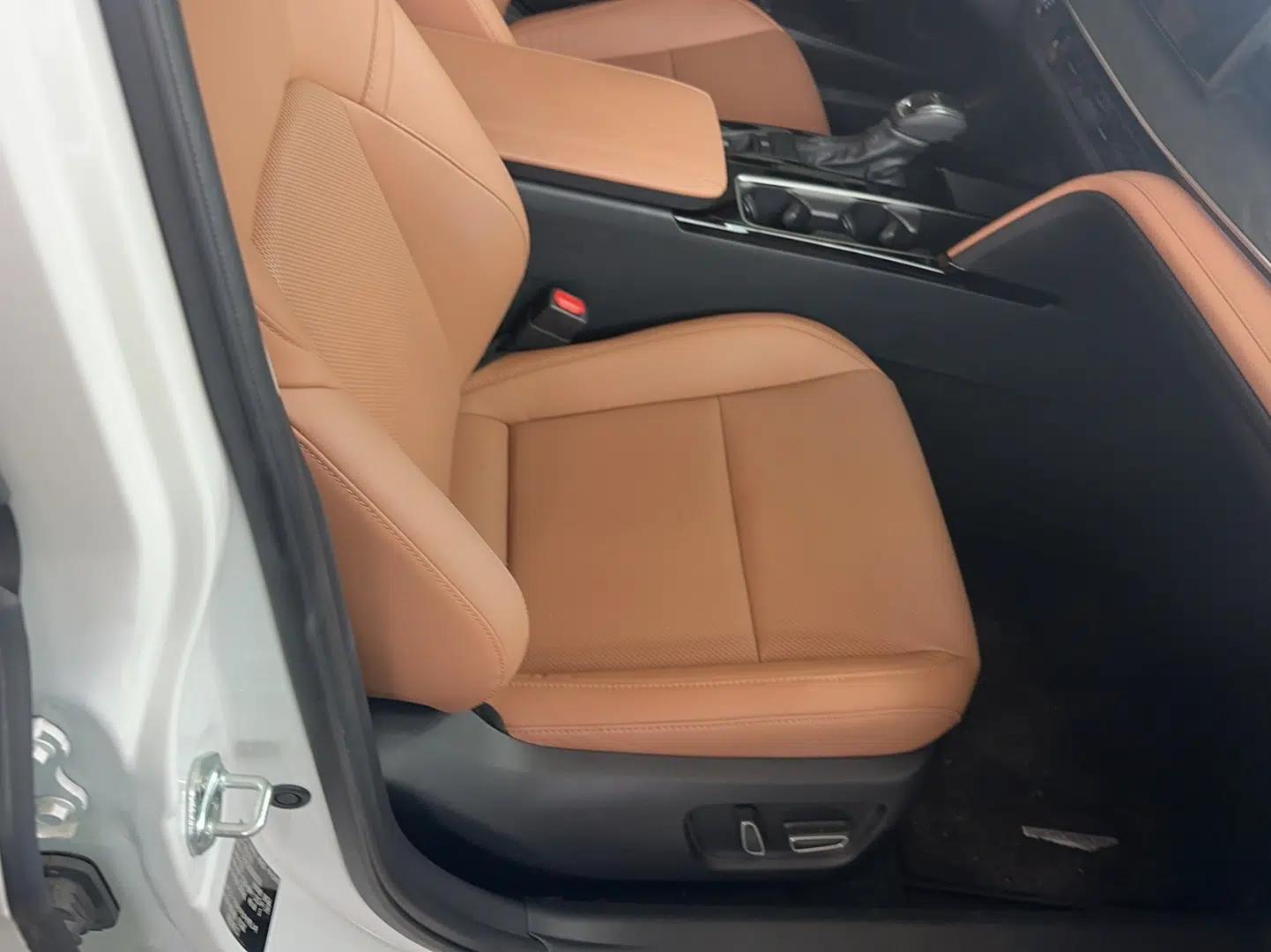 Toyota Camry 2024 2.0 GVP Luxury Edition — миниатюра 9