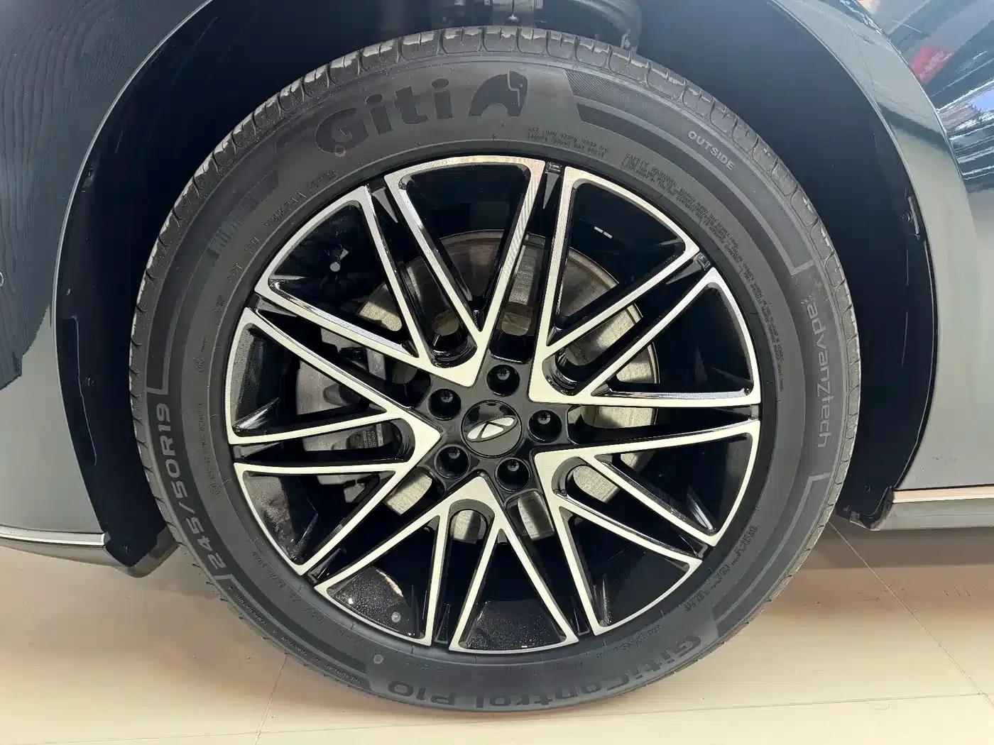 Fengyun A9L 2025 Model 260km Extended Range Premium Edition — миниатюра 6