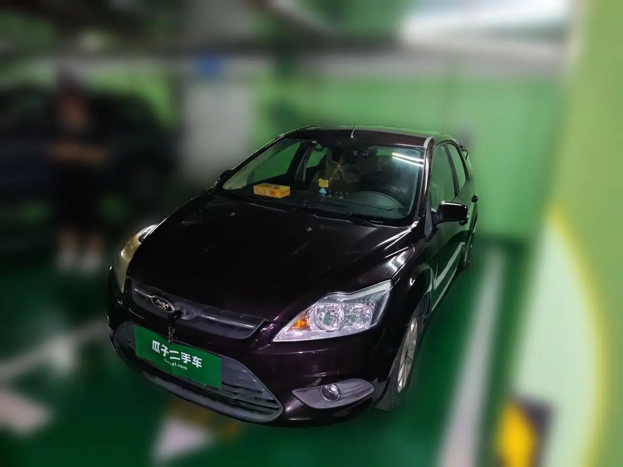Ford Focus 2013 Sedan Classic 1.8L Automatic Base Model — миниатюра 1