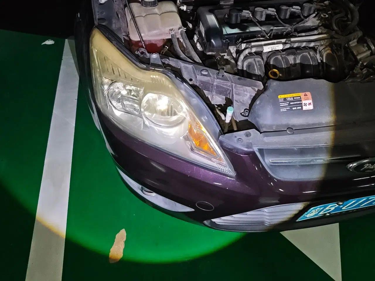 Ford Focus 2013 Sedan Classic 1.8L Automatic Base Model — миниатюра 7