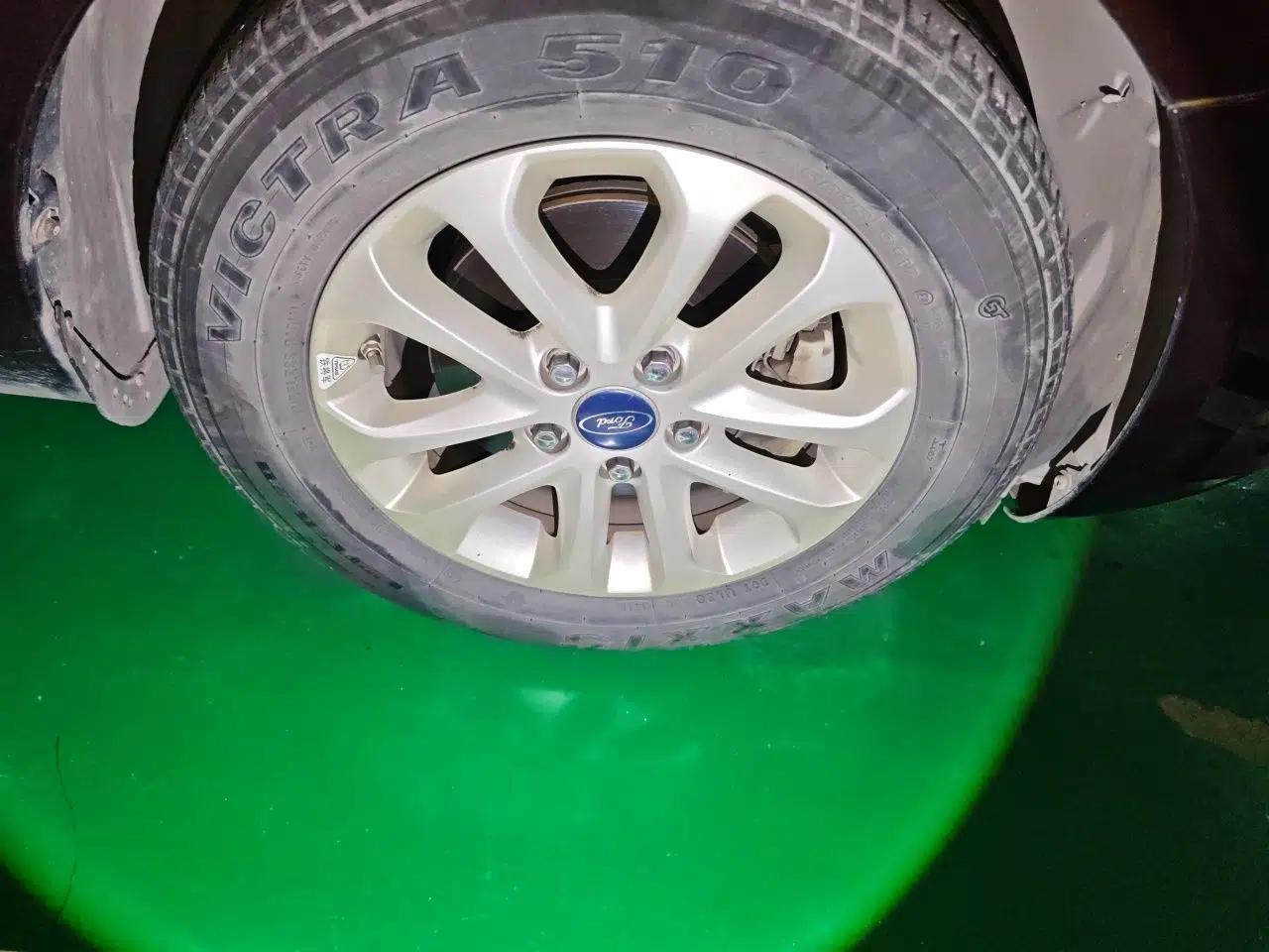 Ford Focus 2013 Sedan Classic 1.8L Automatic Base Model — миниатюра 8
