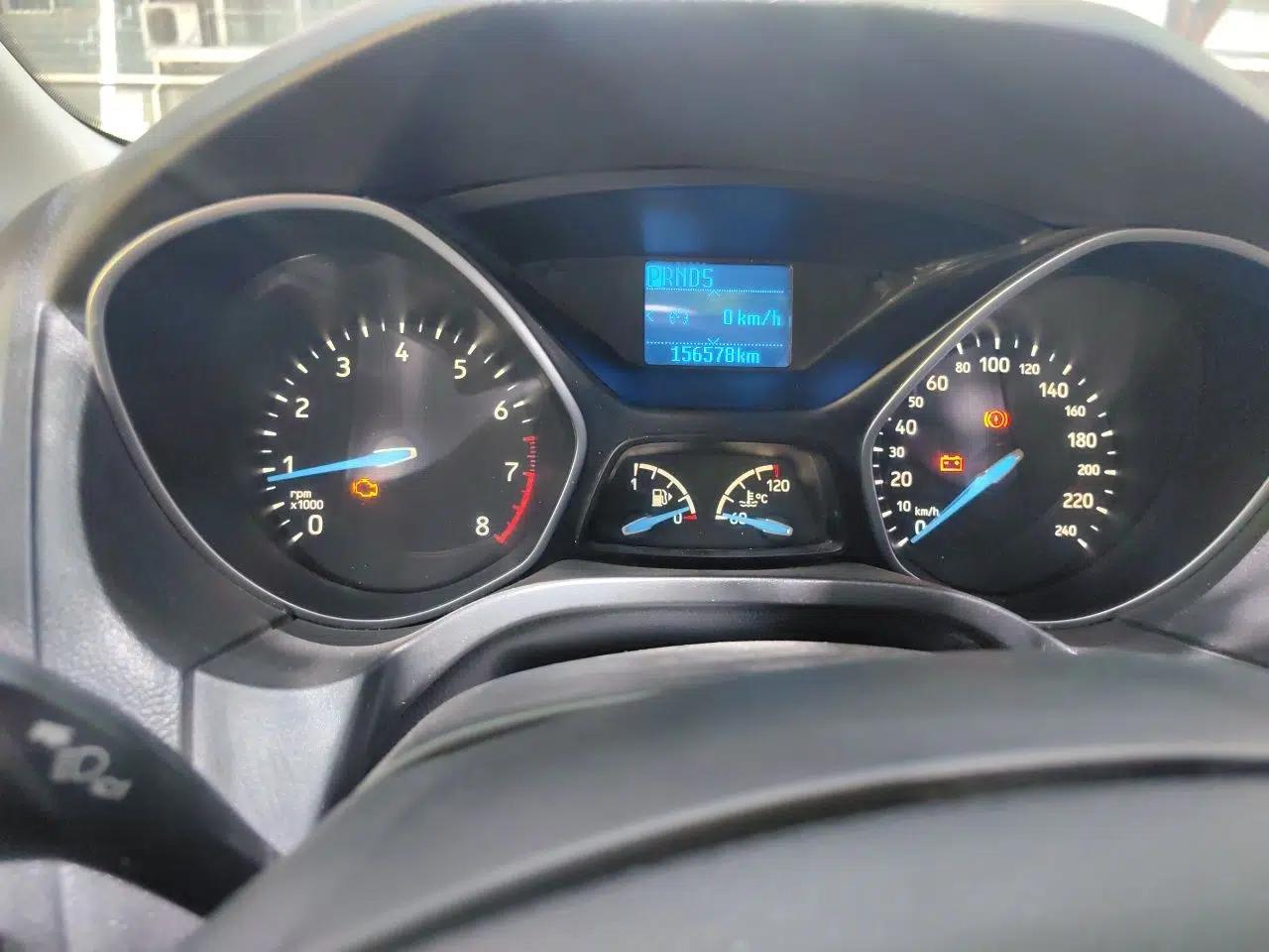Ford Focus 2017 Sedan 1.6L Automatic Fashion Edition Smart Drive Version — миниатюра 12