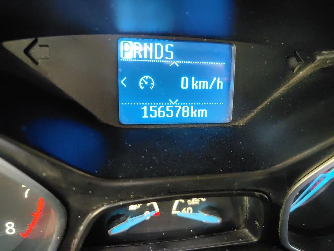 Ford Focus 2017 Sedan 1.6L Automatic Fashion Edition Smart Drive Version — миниатюра 13