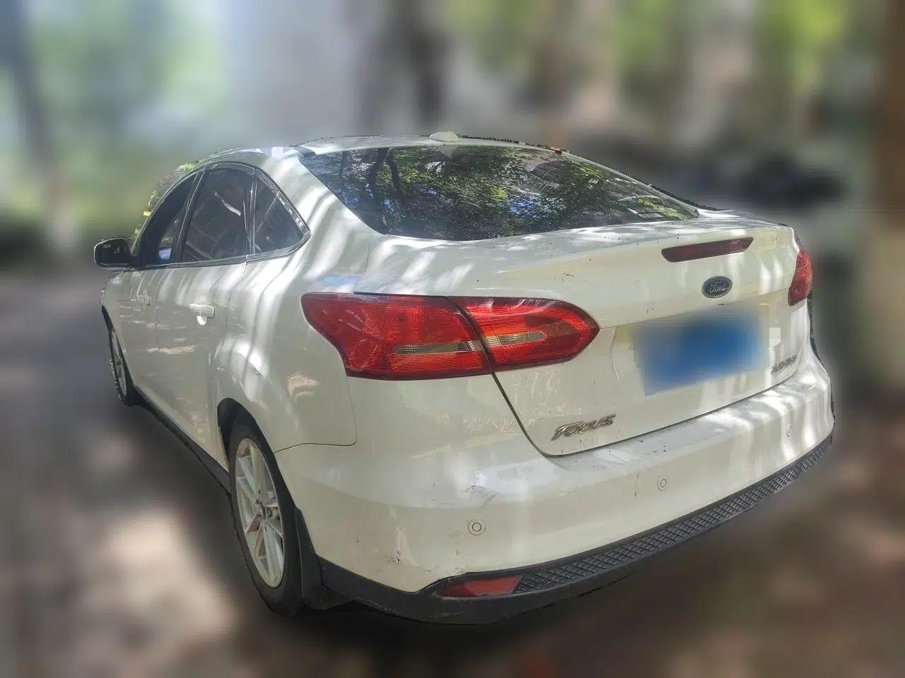 Ford Focus 2017 Sedan 1.6L Automatic Fashion Edition Smart Drive Version — миниатюра 4