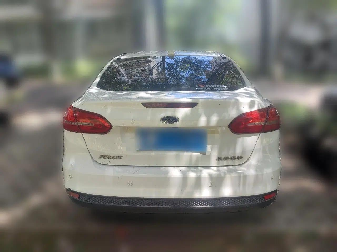 Ford Focus 2017 Sedan 1.6L Automatic Fashion Edition Smart Drive Version — миниатюра 5