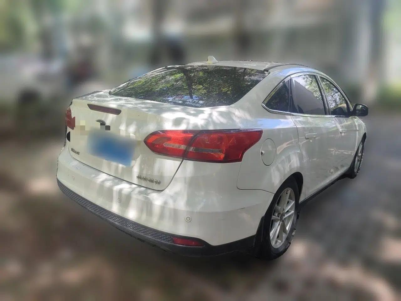 Ford Focus 2017 Sedan 1.6L Automatic Fashion Edition Smart Drive Version — миниатюра 6