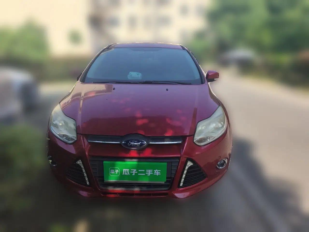 Ford Focus 2012 Sedan 1.6L Automatic Comfort Model — миниатюра 2