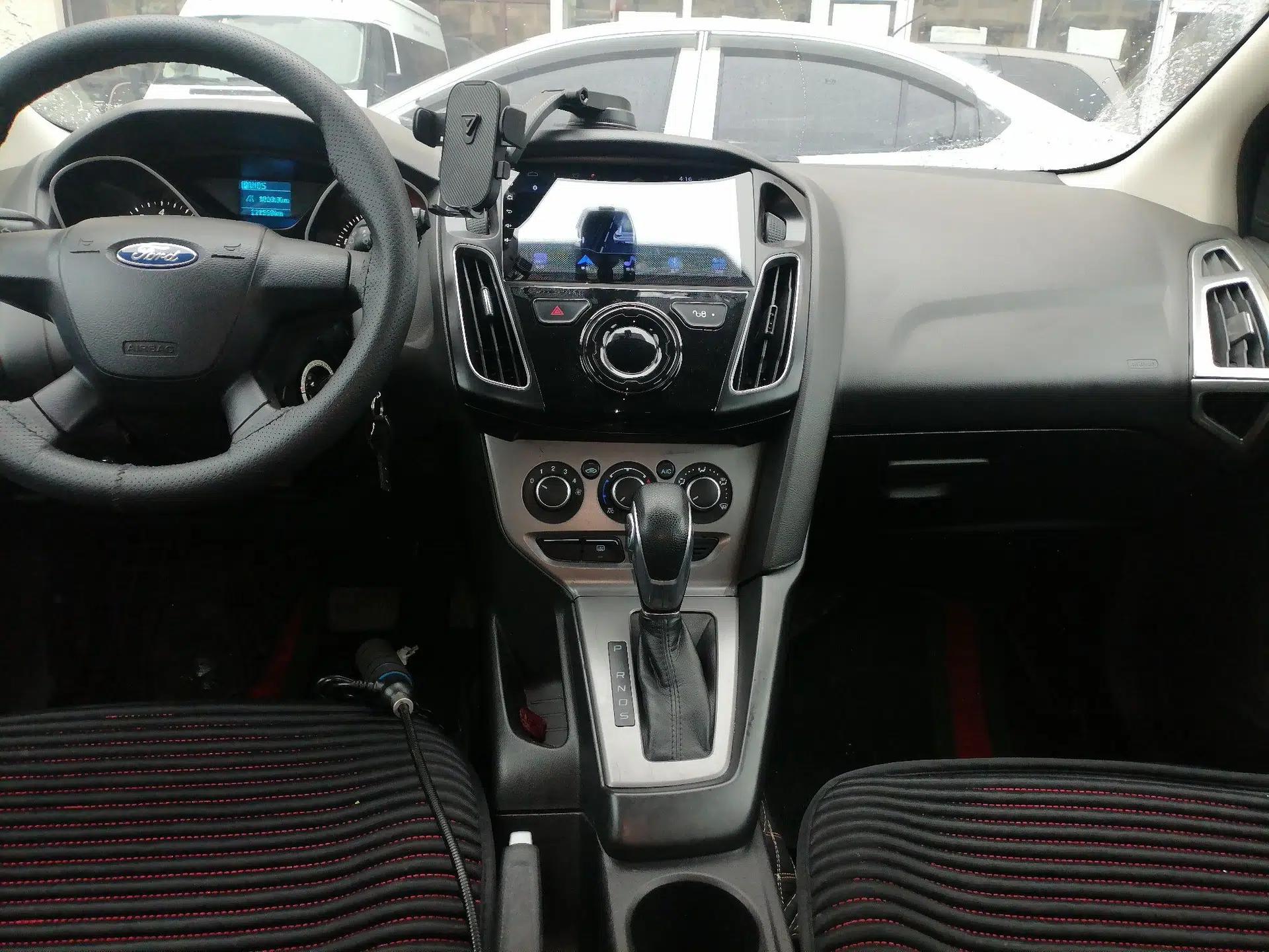 Ford Focus 2012 Hatchback 1.6L Automatic Comfort Model — миниатюра 14
