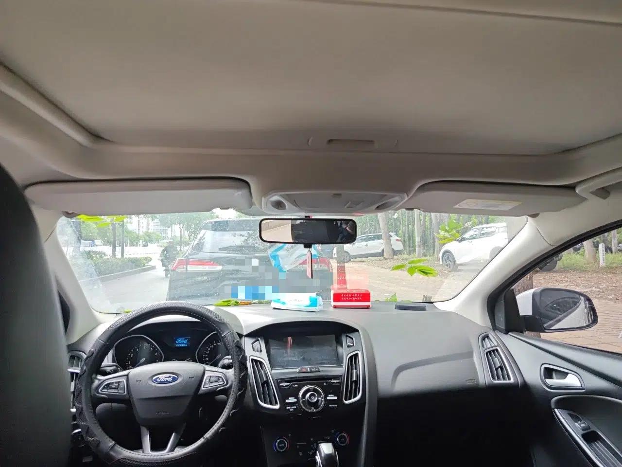 Ford Focus 2015 Hatchback EcoBoost 125 Automatic Supreme Style Edition — миниатюра 19