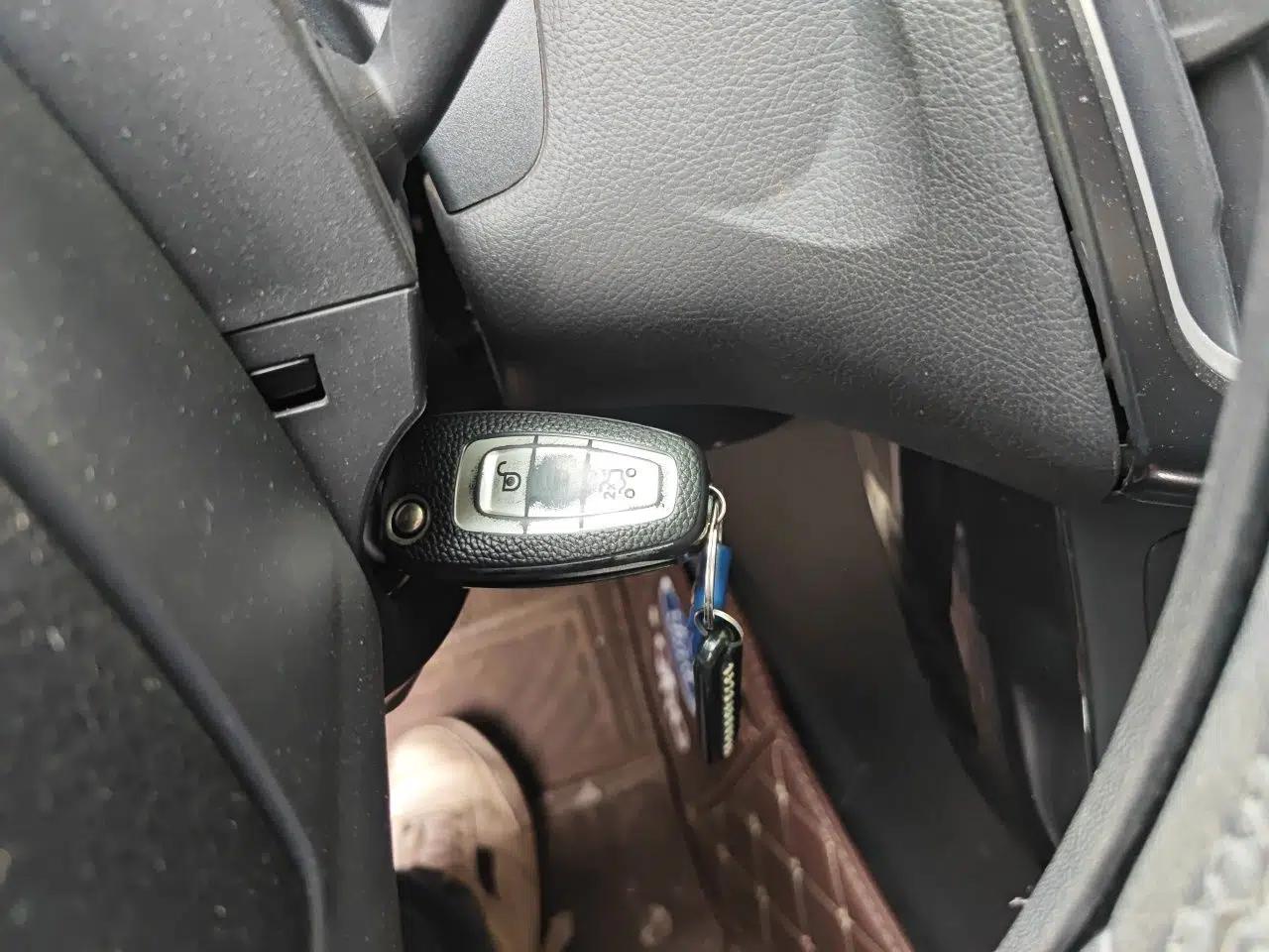 Ford Focus 2015 Hatchback EcoBoost 125 Automatic Supreme Style Edition — миниатюра 9
