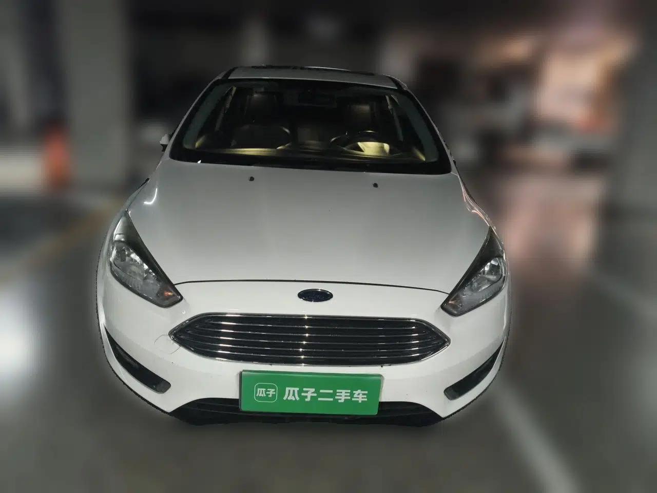 Ford Focus 2017 Sedan EcoBoost 125 Automatic Supreme Style SmartDrive Edition — миниатюра 2