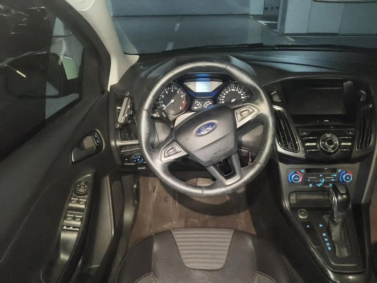 Ford Focus 2017 Sedan EcoBoost 125 Automatic Supreme Style SmartDrive Edition — миниатюра 11