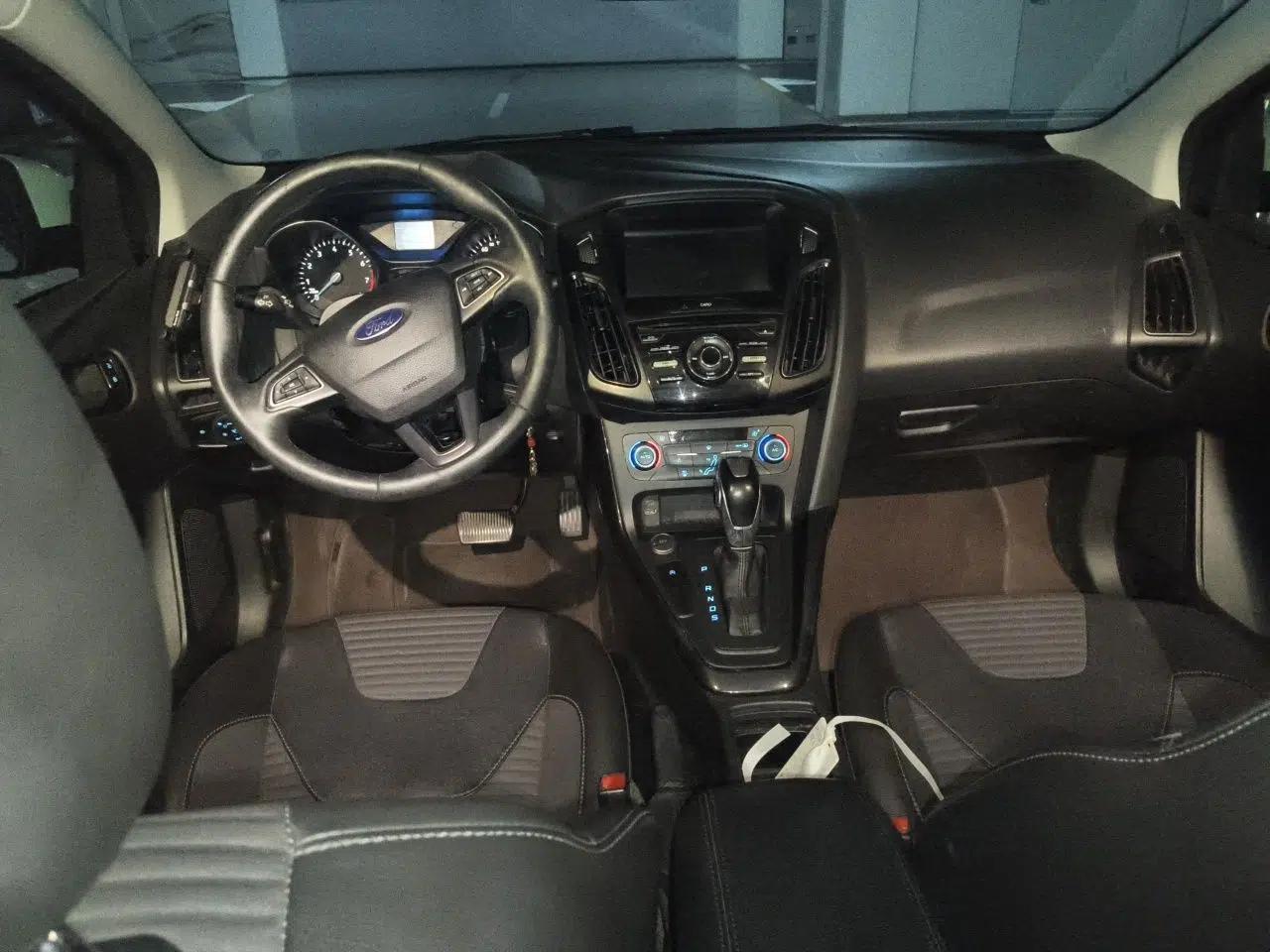 Ford Focus 2017 Sedan EcoBoost 125 Automatic Supreme Style SmartDrive Edition — миниатюра 10
