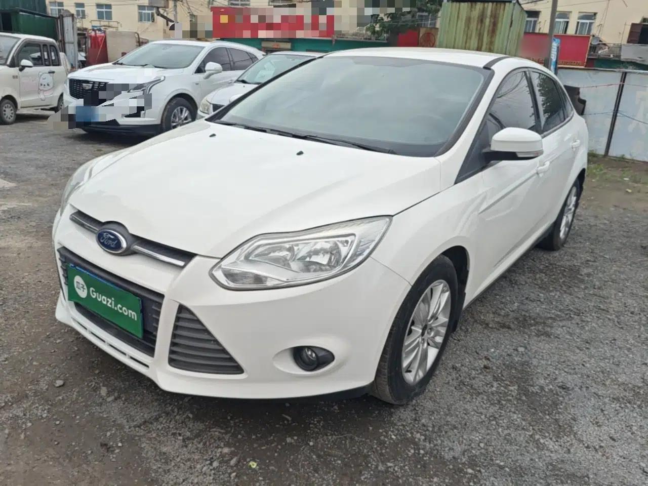 Ford Focus 2012 Sedan 1.6L Automatic Comfort Model — миниатюра 1