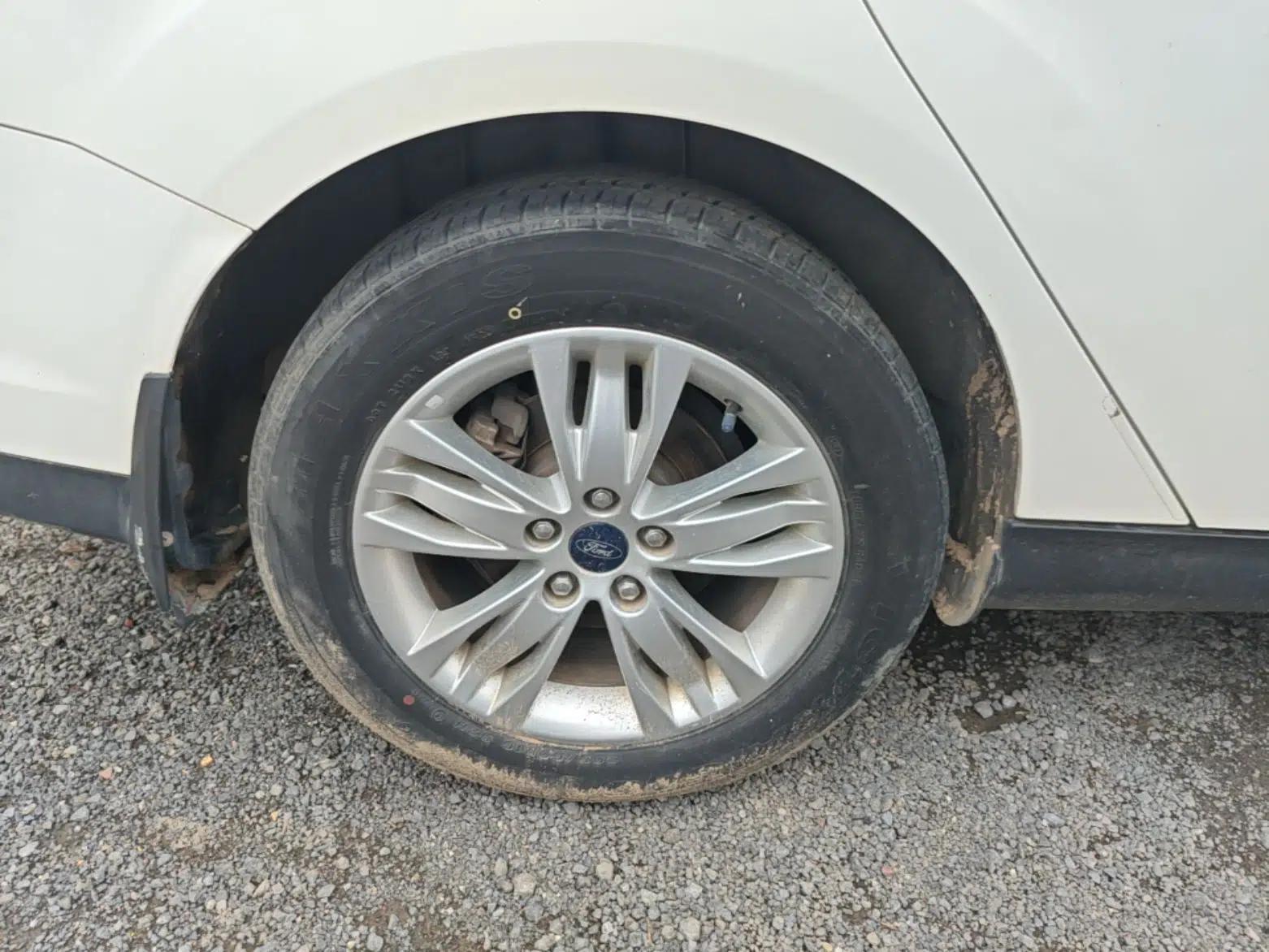 Ford Focus 2012 Sedan 1.6L Automatic Comfort Model — миниатюра 10