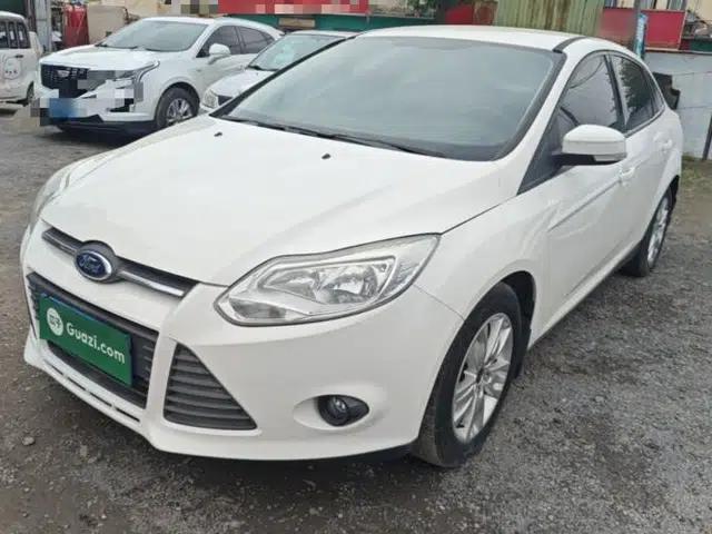 Ford Focus 2012 Sedan 1.6L Automatic Comfort Model