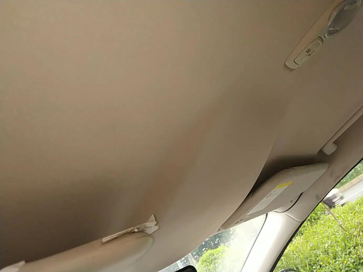 Ford Focus 2012 Sedan 1.6L Automatic Comfort Model — миниатюра 21