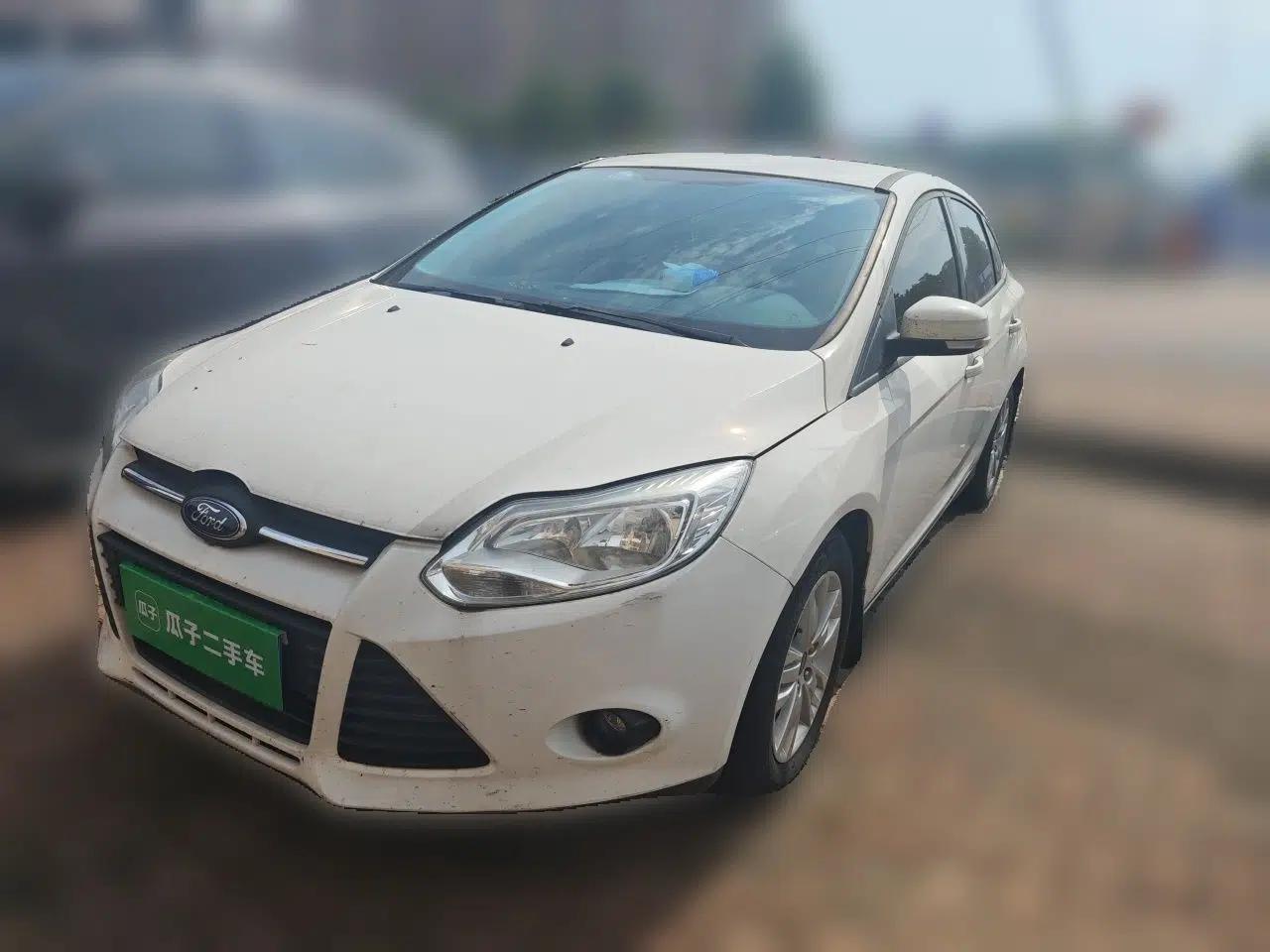 Ford Focus 2012 Sedan 1.6L Automatic Comfort Model — миниатюра 1