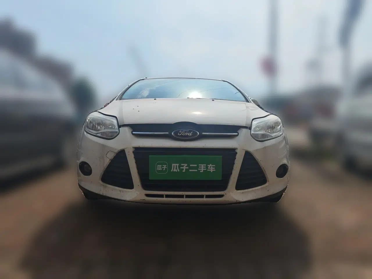 Ford Focus 2012 Sedan 1.6L Automatic Comfort Model — миниатюра 2