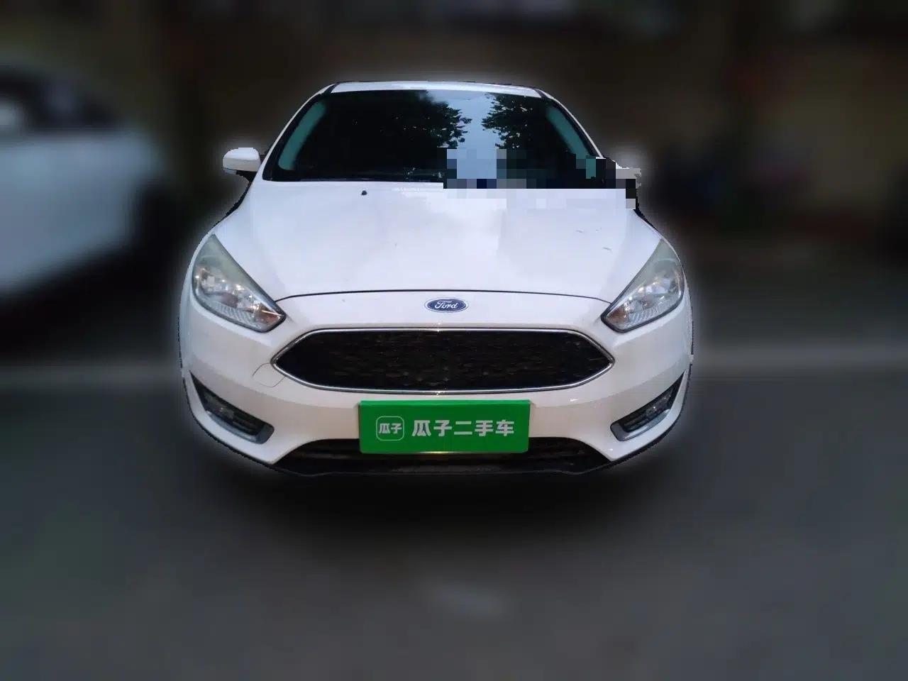 Ford Focus 2015 Hatchback EcoBoost 125 Automatic Supreme Style Edition — миниатюра 2