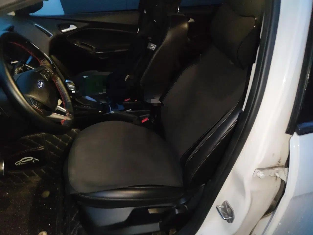 Ford Focus 2015 Hatchback EcoBoost 125 Automatic Supreme Style Edition — миниатюра 16