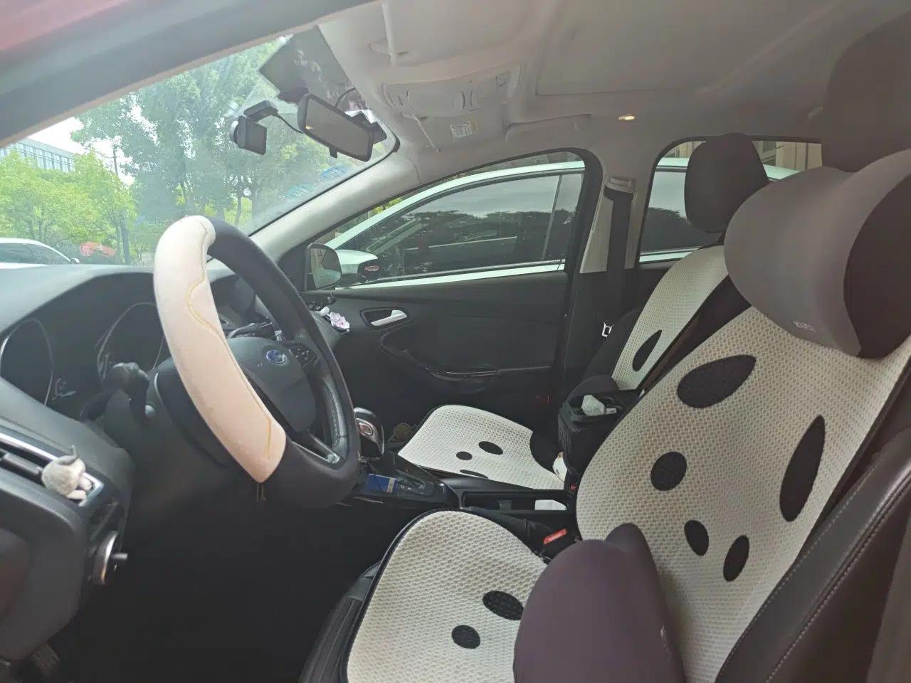 Ford Focus 2018 Sedan Classic 1.6L Automatic Trendy SmartDrive Edition — миниатюра 16