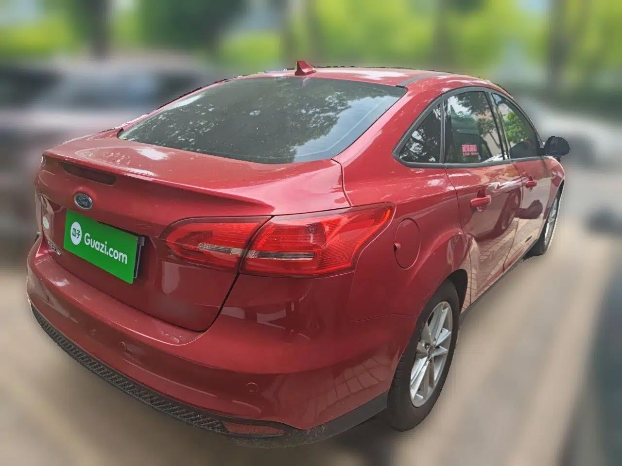 Ford Focus 2018 Sedan Classic 1.6L Automatic Trendy SmartDrive Edition — миниатюра 6