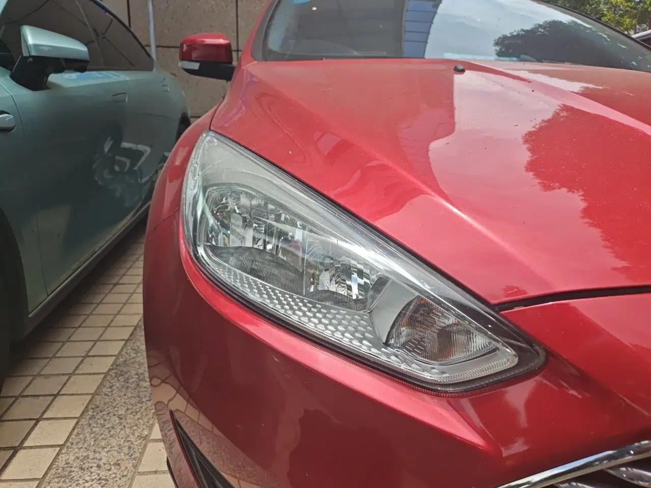 Ford Focus 2018 Sedan Classic 1.6L Automatic Trendy SmartDrive Edition — миниатюра 7