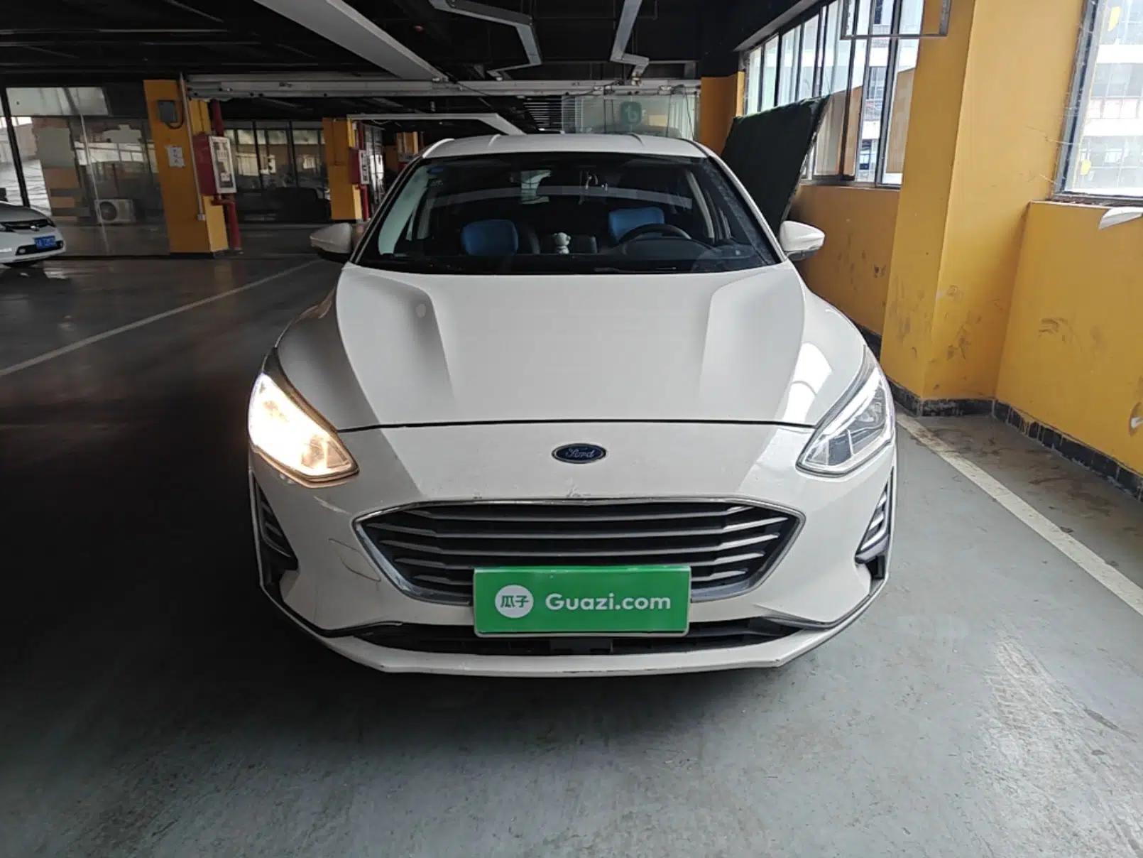 Ford Focus 2019 Hatchback 1.5L Automatic Sharp Edition China V Standard — миниатюра 2