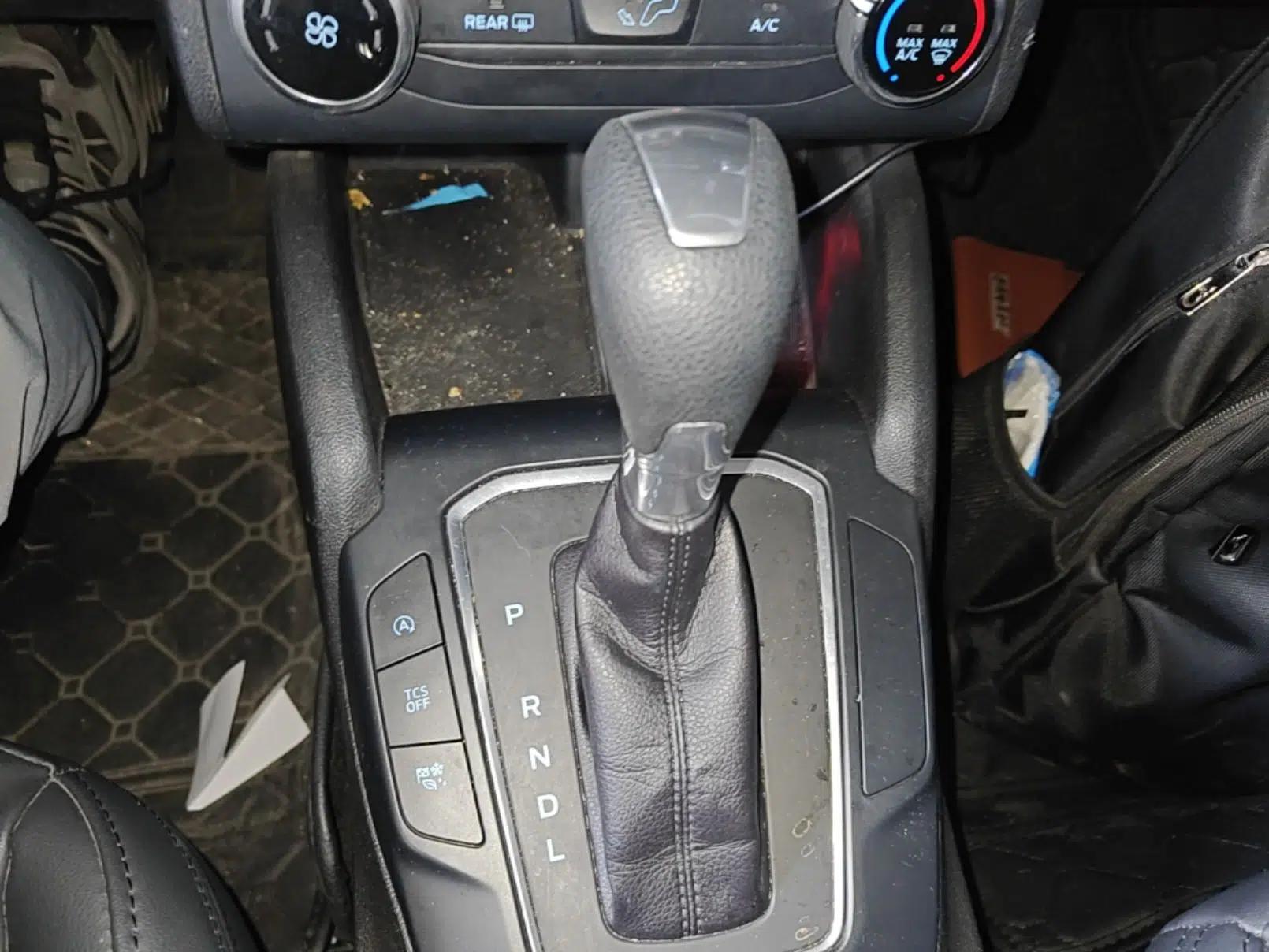Ford Focus 2019 Hatchback 1.5L Automatic Sharp Edition China V Standard — миниатюра 17