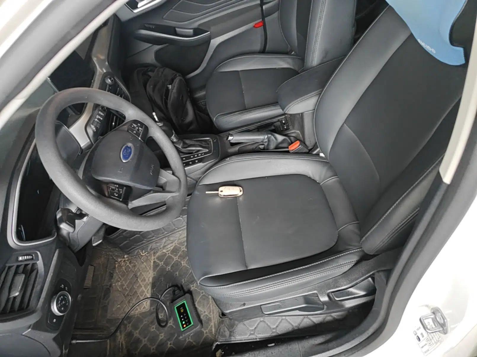 Ford Focus 2019 Hatchback 1.5L Automatic Sharp Edition China V Standard — миниатюра 18