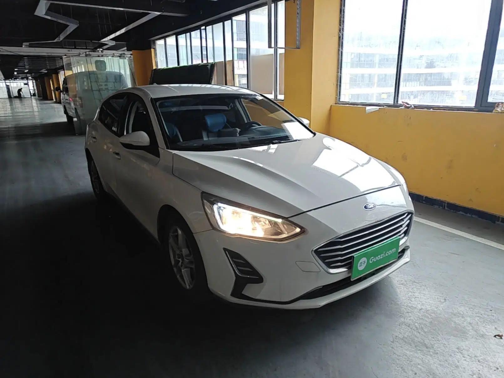 Ford Focus 2019 Hatchback 1.5L Automatic Sharp Edition China V Standard — миниатюра 3