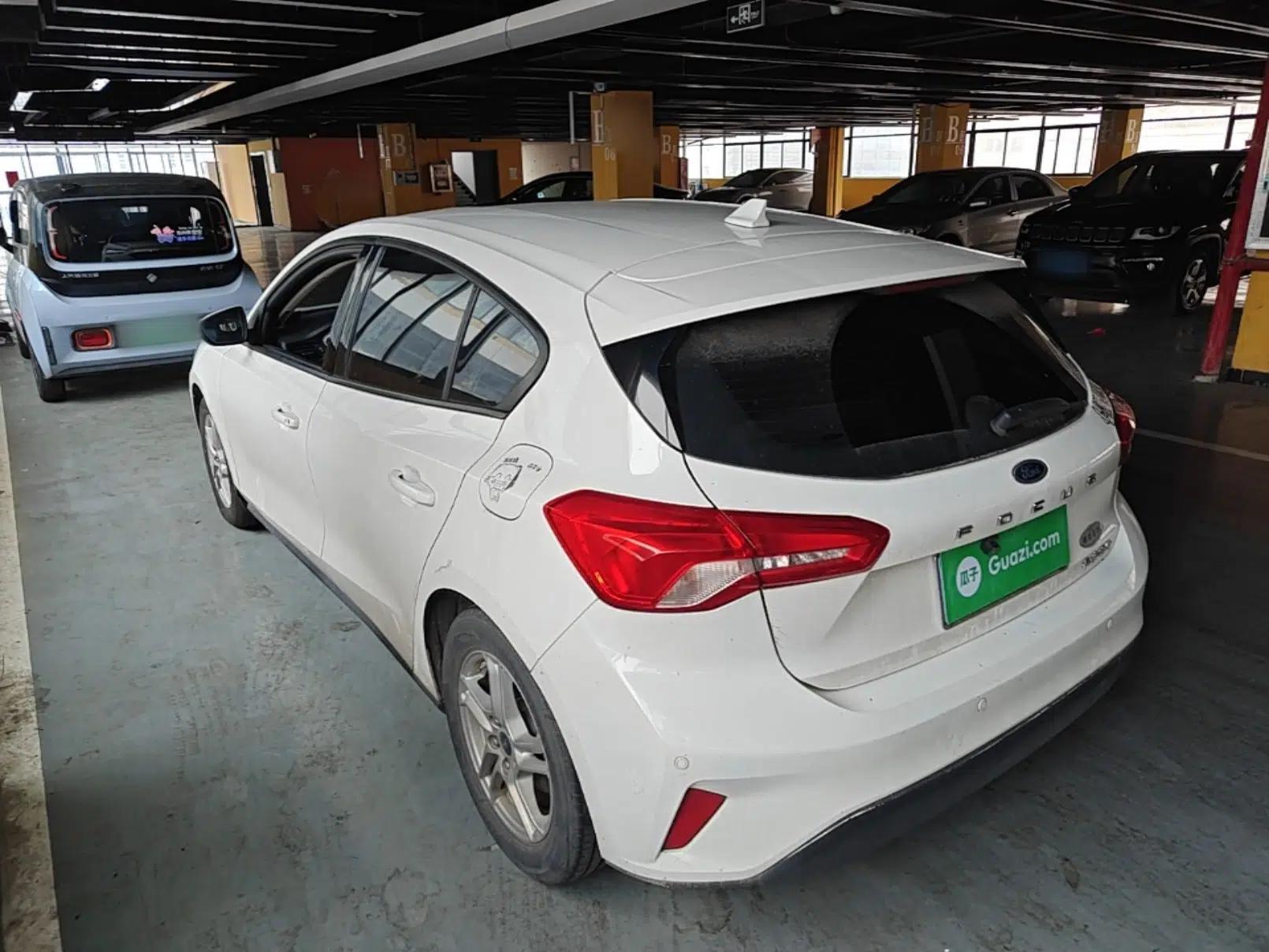 Ford Focus 2019 Hatchback 1.5L Automatic Sharp Edition China V Standard — миниатюра 4