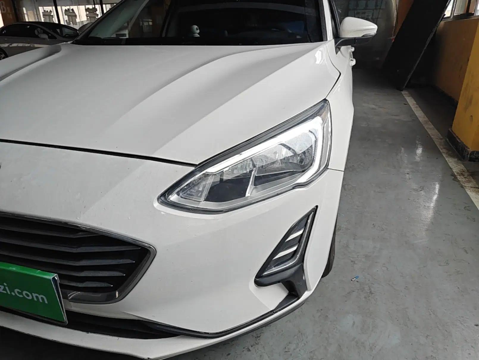 Ford Focus 2019 Hatchback 1.5L Automatic Sharp Edition China V Standard — миниатюра 9
